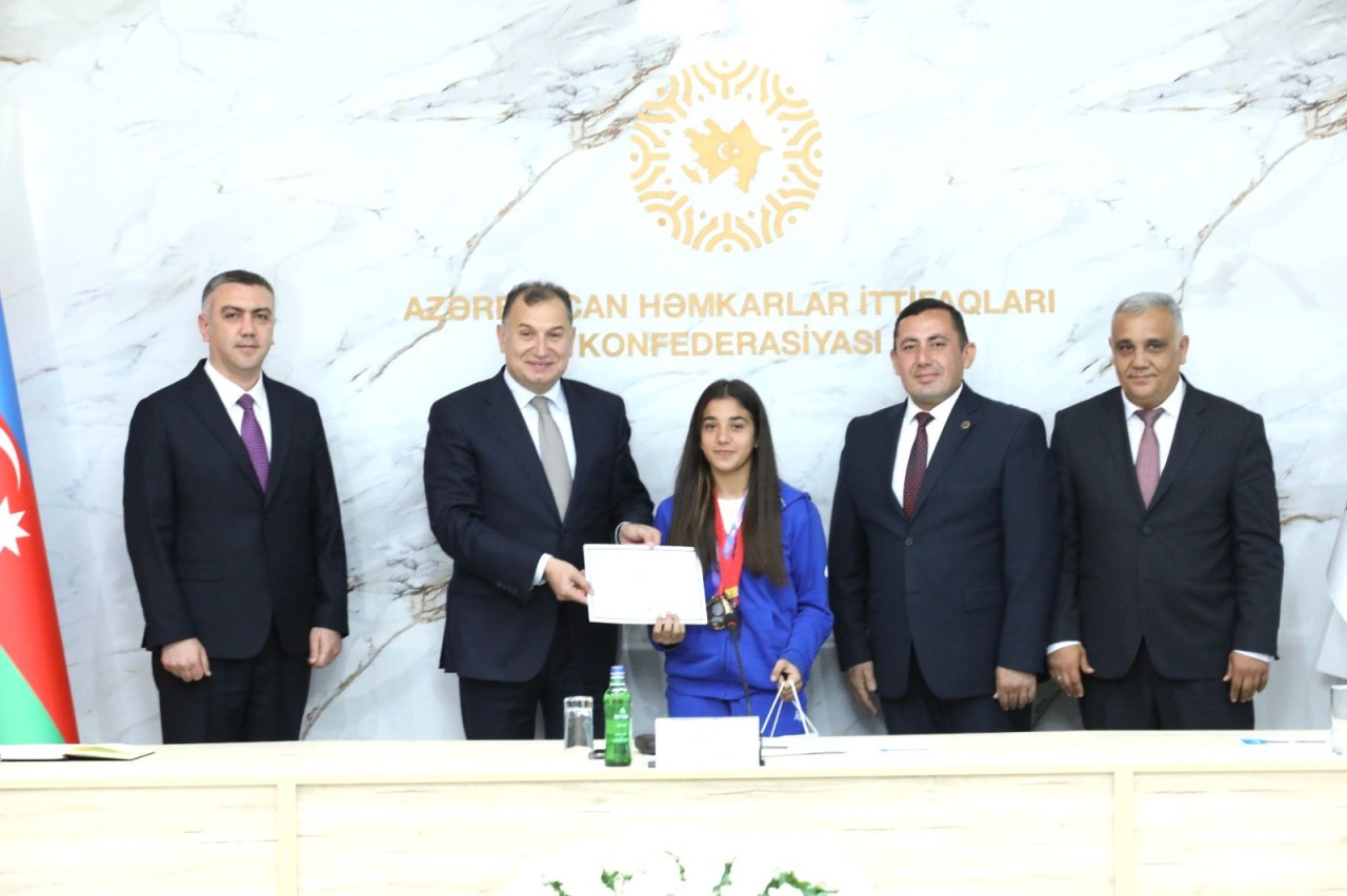 AHİK-də idmançılar və məşqçi-müəllimlərlə görüş keçirilib - FOTOLAR